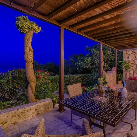 Hébergement de vacances Awesome In With Wifi Smokvica (Korcula)